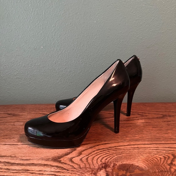 MICHAEL Michael Kors Black Patent Pumps   4" High Heel   Size 8.5 - Picture 1 of 10